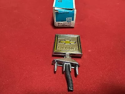 $250 • Buy Nos 1977-1980 Chevrolet Truck Hood Ornament Emblem Gm 14000797 77-80 C/k