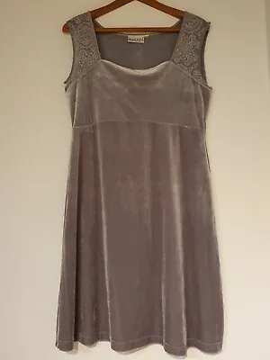 Beautiful Grey HENNES Lace And Velvet Dress Sz 16 Perfect For Party / Cocktails • £6.99