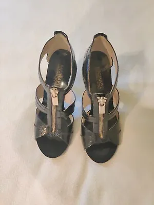 Michael Kors Berkley T-Strap Dress Sandals Black Crinkle Patent  Size 6M • $34.99