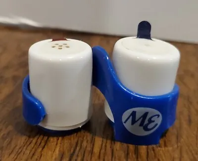 Midwest Express Airlines Individual SALT AND PEPPER Shaker Set NEW Vintage   B • $18.99