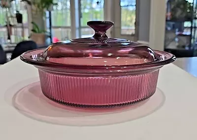 Corning Ware Vision V-32-B Cranberry 1.5 Qt Glass Casserole Dish Pyrex WITH Lid • $19.99