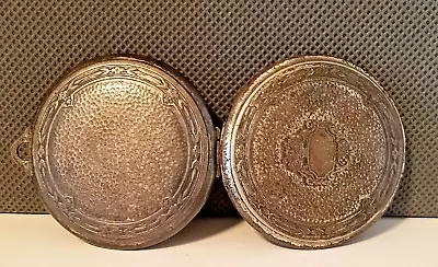 🌟 VINTAGE Round Compact Mirror Powder Case Etched Clasp Works Well • $10