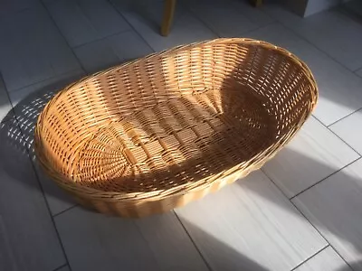 £18 • Buy Large Wicker Pet Basket Bed - Collect Bracknell 