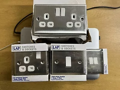 LAP 6xDBL Socket 4xSingle Socket 4xSingle Switch  1x Double Switch • £60