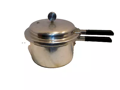 VINTAGE MIRRO-MATIC 4-Qt Pressure Cooker 394M  W/Trivet & Jiggler USA • $23.96