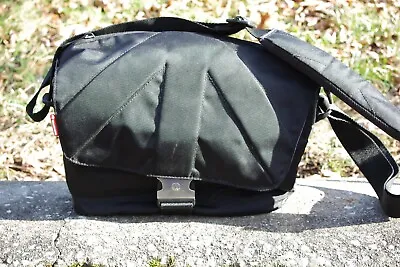 Manfrotto Camera Shoulder Bag Black For Canon Nikon Sony • $9.99