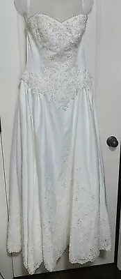Beautiful Mary's Alencon Lace Vintage Wedding Dress Cinderella Gown Size 8 • $175