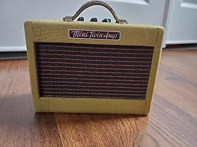 Fender Twin MINI Portable Tweed Electric Guitar Amplifier/Amp  • $30