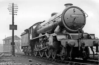 Photo  Lner Gresley B17 No. 61623 Lambton Castle 4-6-0 At Cambridge 1951 • £3