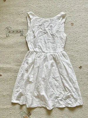 ZARA TRF White Embroidered SLEEVELESS FIT & FLARE SUMMER MINI DRESS S 6 8  • £7.99