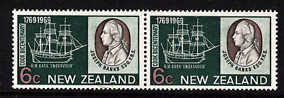 NEW ZEALAND QE II 1969 6c. Captain Cook PAIR MINOR VARIETY SG 907 MNH • $3.15