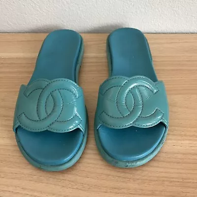 CHANEL Sz 37.5 C Blue Patent Leather Slides Sandals Made In Italy CC Logo • $250