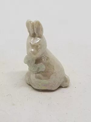 Wade Whimsies Rare  Pearlized Tiny Sitting Rabbit • £2