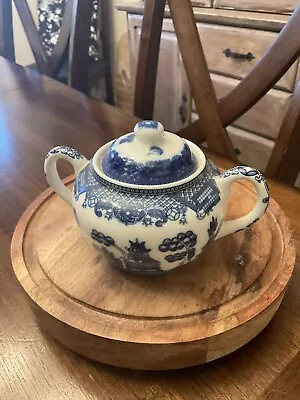 3.5  H Blue Willow Pattern Lidded Sugar Bowl Japan Asian • $20