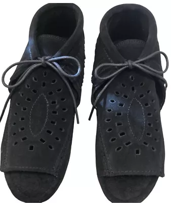 Minnetonka Black Leather Moccasins W/ Fringe Open Toe Ankle Flats Sz 7  NWOT • £18.31