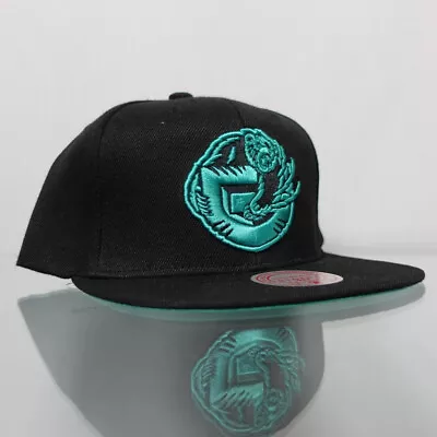 Mitchell & Ness Vancouver Grizzlies HWC Men's Black Snapback Cap #409 • $29.95