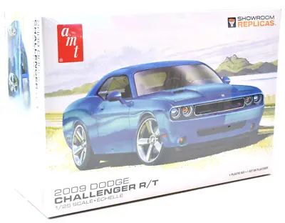 AMT 2009 Dodge Challenger R/T 1:25 Scale Plastic Model Car Kit 1117 • $24.99