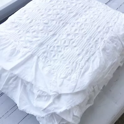 INUP Queen Matelasse Coverlet Textured Ruffled Bedspread White Cotton Portugal  • $107.97