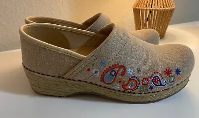 Dansko Vegan Jute Beige Embroidered Paisley Floral Clogs Size 39/8 • $55