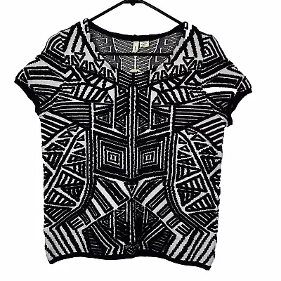 Moth Anthropologie Womans Medium Raised Textured Design Shirt • $26.95