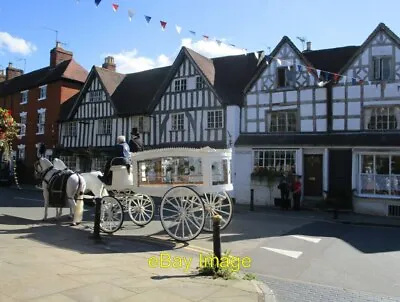 Photo 6x4 Horse-drawn Hearse In Alcester The Buildings Behind Date Largel C2021 • $2.49