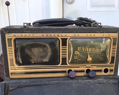 Vtg MAJESTIC Mighty Monarch Air Seven Tube Portable Radio Elect Project Parts • $45