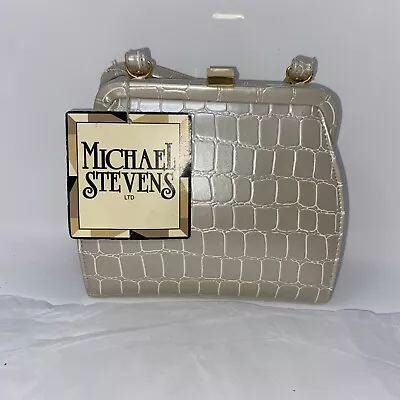 Michael Stevens Purse • $22