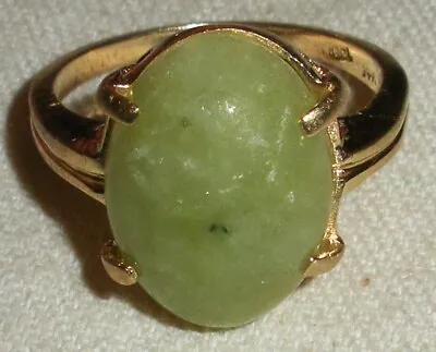 VINTAGE 14K GOLD LIGHT GREEN JADE RING SIZE 8 1/4  Tuvi • $495