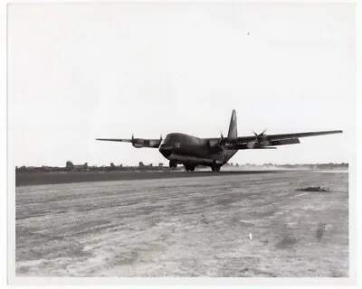 1966 USAF Lockheed C-130 Hercules Landing At Tay Ninh Vietnam 8x10 News Photo • $33.99