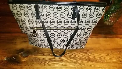 Michealkors Large Tote Handbag New • $9.99