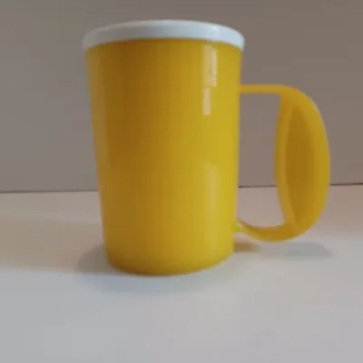 Tupperware Insulated Coffee Hot Cocoa Mug Cup Handle Yellow 3639A 5 1/4 X 3 1/2 • $18.99