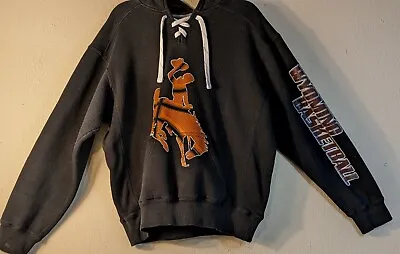 J America S  Wyoming State Basketball Hoodie Kangaroo Pocket Lace Up Sweatshirt  • $19.50
