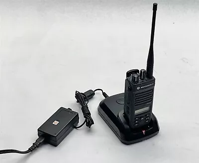 Motorola MOTOTRBO XPR 3500 UHF 403-512MHz Two Way Radio AAH02RDH9JA2AN W/Charger • $99.99