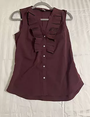 H&M Plum V Neck Business Casual Sleeveless Blouse Size 6 • $4