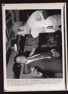 Original 1973 Mets Willie Mays & Yogi Berra New York Mets 8x10 Wire Photo • $60