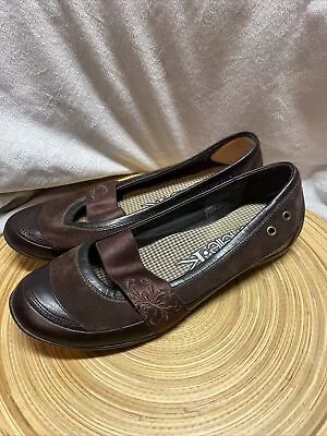 Women's Size 7 Michelle K Leather Upper  Slip On Shoes • $20