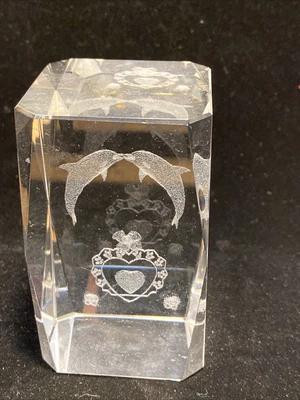 $19.99 • Buy 3D Laser Etched Heart Kissing Dolphins Crystal Glass Paper Weight Decoration 