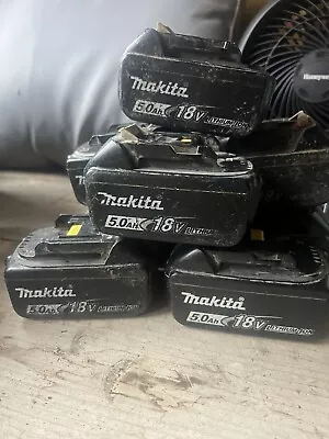Makita 18v Battery Faulty X8 • £40.88