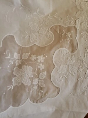 $77 • Buy Vintage Madeira Embroidered White Linen Tablecloth With Applique & Inserts