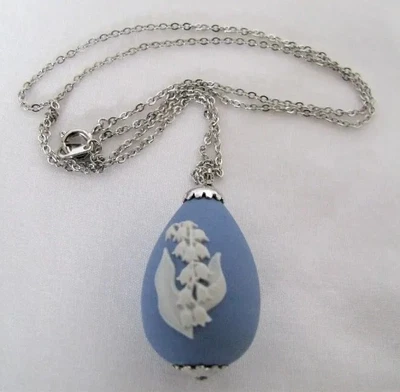 £69.54 • Buy VinTagE 1981 WEDGWOOD Blue Jasperware EASTER EGG Lily Valley Pendant & Necklace