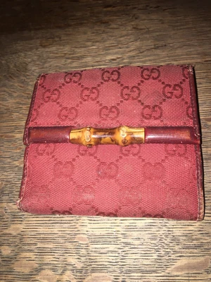 $20 • Buy Gucci Women’s Vintage Wallet Must See Destination 