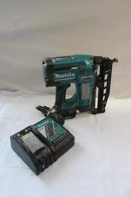 $142.50 • Buy Makita XNB02 18V LXT Li-Ion 16-Gauge Cordless 2-1/2  Straight Finish Nailer Kit