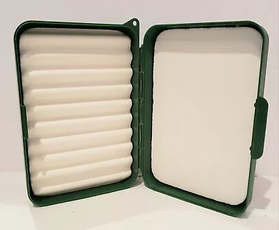 Cabela's Fly Box 5 1/4  X 4 1/4  X 1 1/4  - Ripple Foam And Flat Foam Inside • $8.50