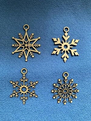 12 X Wooden MDF Christmas Snowflake Craft Shape Blanks With Hanging Holes • £3.90