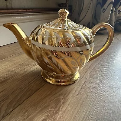 Vintage Sadler  England 1601R Gold Lustre Four Cup  Teapot • £15.99