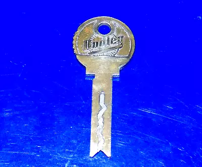 Vintage Brass Dudley Vending Or Slot Machine Key #JY1514 • $10.26