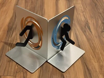 $49.99 • Buy Portal 2 ThinkGeek Rare Video Game Bookends Aluminum Metal Book Ends