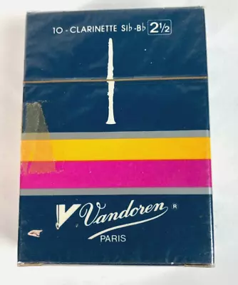 Vandoren CR1025 Bb Clarinet Traditional Reeds Strength 2.5 Box Of 10 • $19