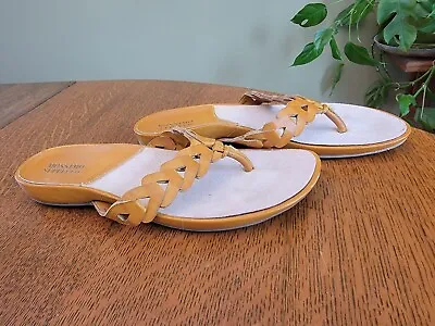 Mossimo Supply Co Thong Flip Flops Sandals Womens Sz 6.5 Blonde Leather • $9.99