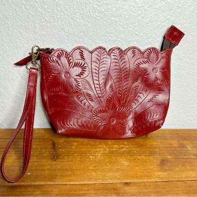 Leaders In Leather Red Tooled Leather Scalloped Wristlet • $45